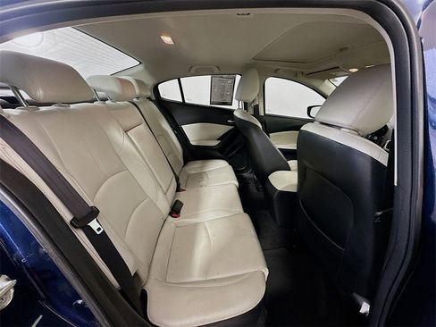 Used 2017 MAZDA MAZDA3 Grand Touring w/ Premium Equipment Package image 28