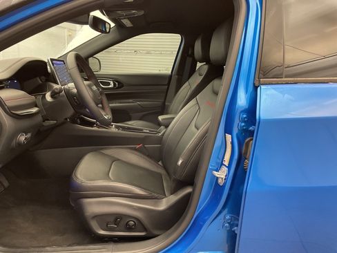 New 2025 Jeep Compass Trailhawk w/ Trailhawk Elite Group image 16