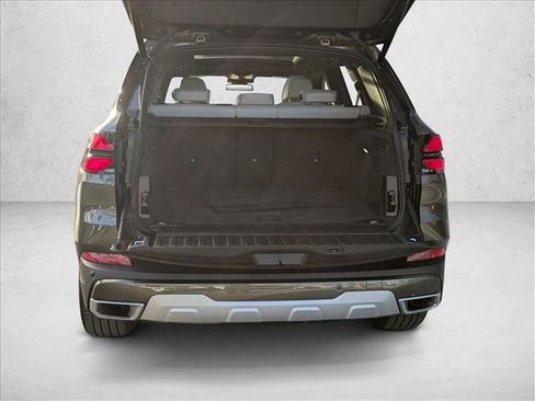 Used 2025 BMW X5 xDrive40i w/ Climate Comfort Package image 6