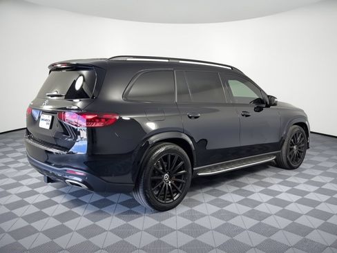 Used 2025 Mercedes-Benz GLS 580 4MATIC image 9