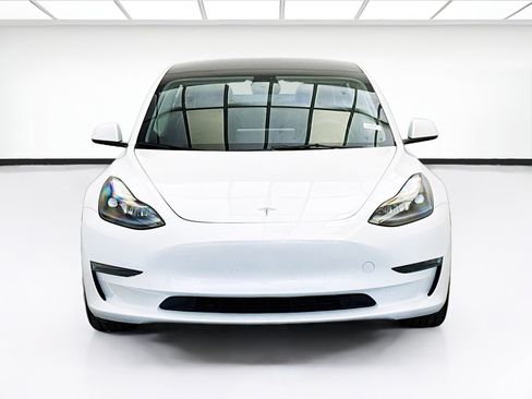 Used 2023 Tesla Model 3 Standard Range RWD image 2