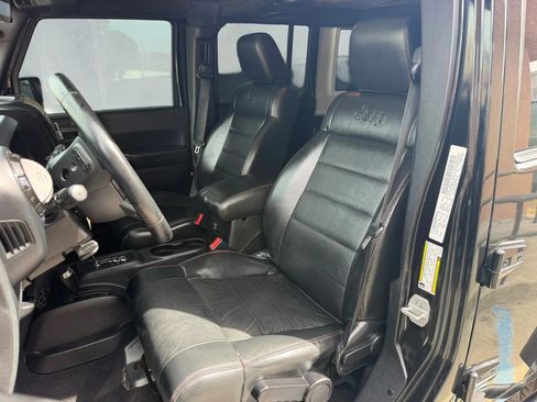 Used 2012 Jeep Wrangler Unlimited Sahara AWD/4WD image 10