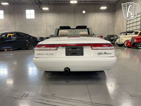Used 1991 Alfa Romeo Spider Veloce image 14