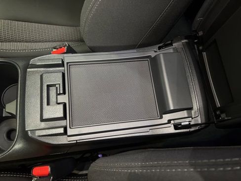 Used 2025 Subaru Outback Premium w/ Popular Package #1A image 27