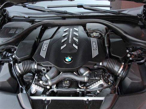 Used 2023 BMW M550i xDrive AWD/4WD image 37