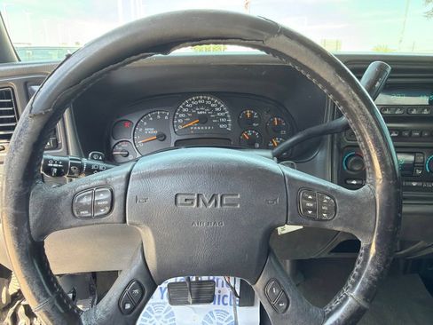 Used 2007 GMC Sierra 2500 SLE w/ Skid Plate Package AWD/4WD image 22