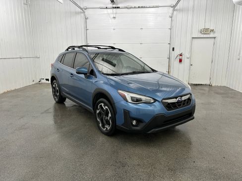 Used 2021 Subaru Crosstrek 2.5i Limited w/ Moonroof Package 1 AWD/4WD image 2