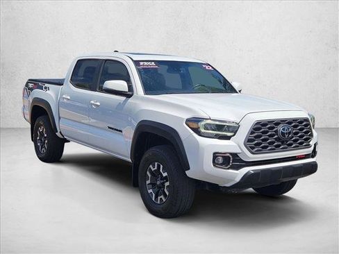 Used 2022 Toyota Tacoma TRD Off-Road w/ TRD Premium Off Road Package AWD/4WD image 3