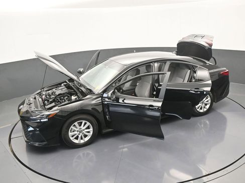 Used 2025 Toyota Camry LE image 62