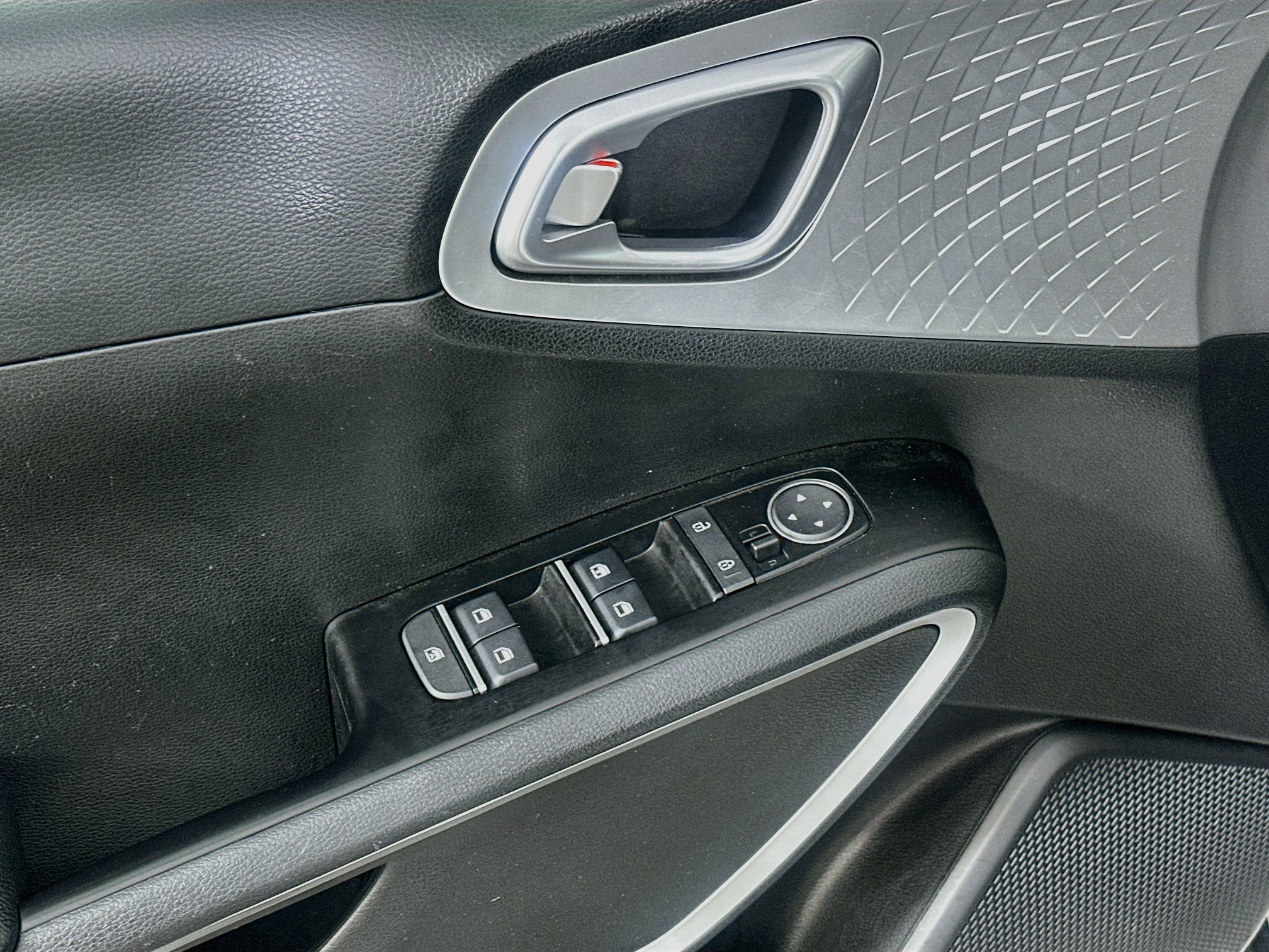 Used 2025 Kia Soul LX w/ LX Technology Package FWD image 15