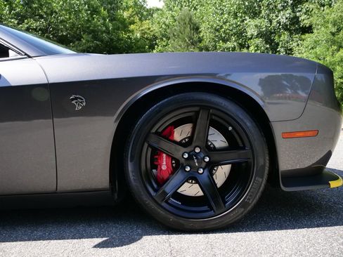 Used 2018 Dodge Challenger SRT Hellcat RWD image 32