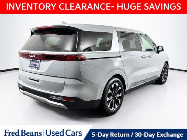 Used 2024 Kia Carnival EX FWD image 10