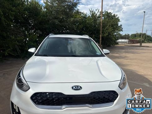 Used 2020 Kia Niro LX FWD image 2
