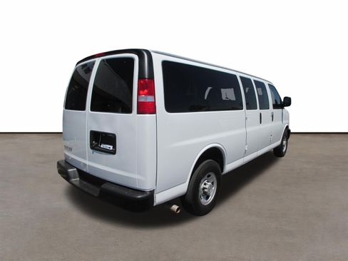 Used 2024 Chevrolet Express 3500 LS RWD image 4