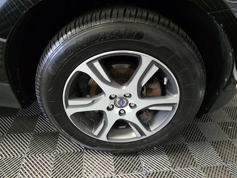 Used 2012 Volvo XC60 T6 R-Design image 34