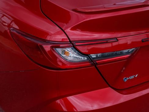 Used 2025 Toyota Camry SE FWD image 7