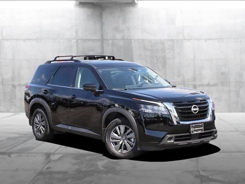 Certified 2025 Nissan Pathfinder SV FWD image 2