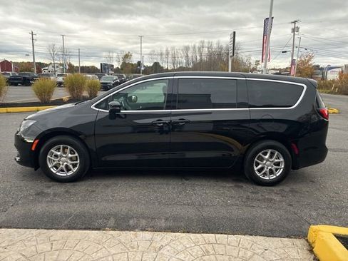 New 2026 Chrysler Voyager LX FWD image 4