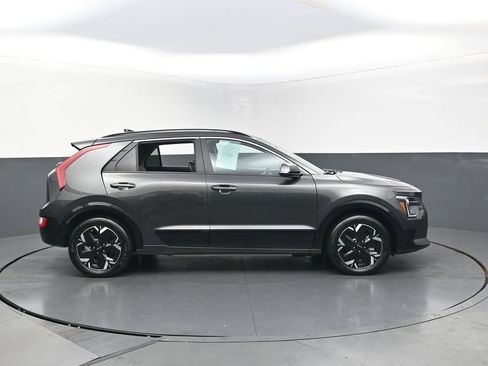 Used 2024 Kia Niro Wind w/ Wind Preserve Package image 6