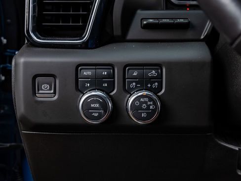 Used 2024 GMC Sierra 2500 Denali Ultimate image 19