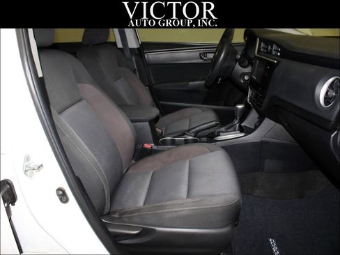 Used 2017 Toyota Corolla LE FWD image 30