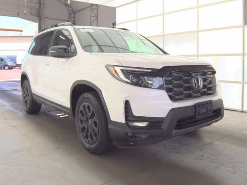 Used 2023 Honda Passport TrailSport image 4