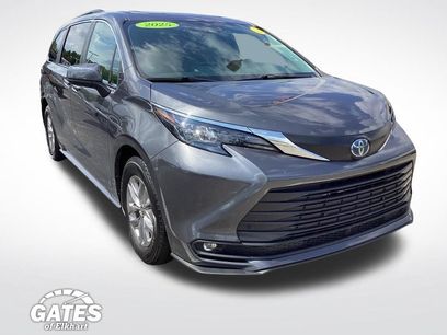 Used 2025 Toyota Sienna XLE