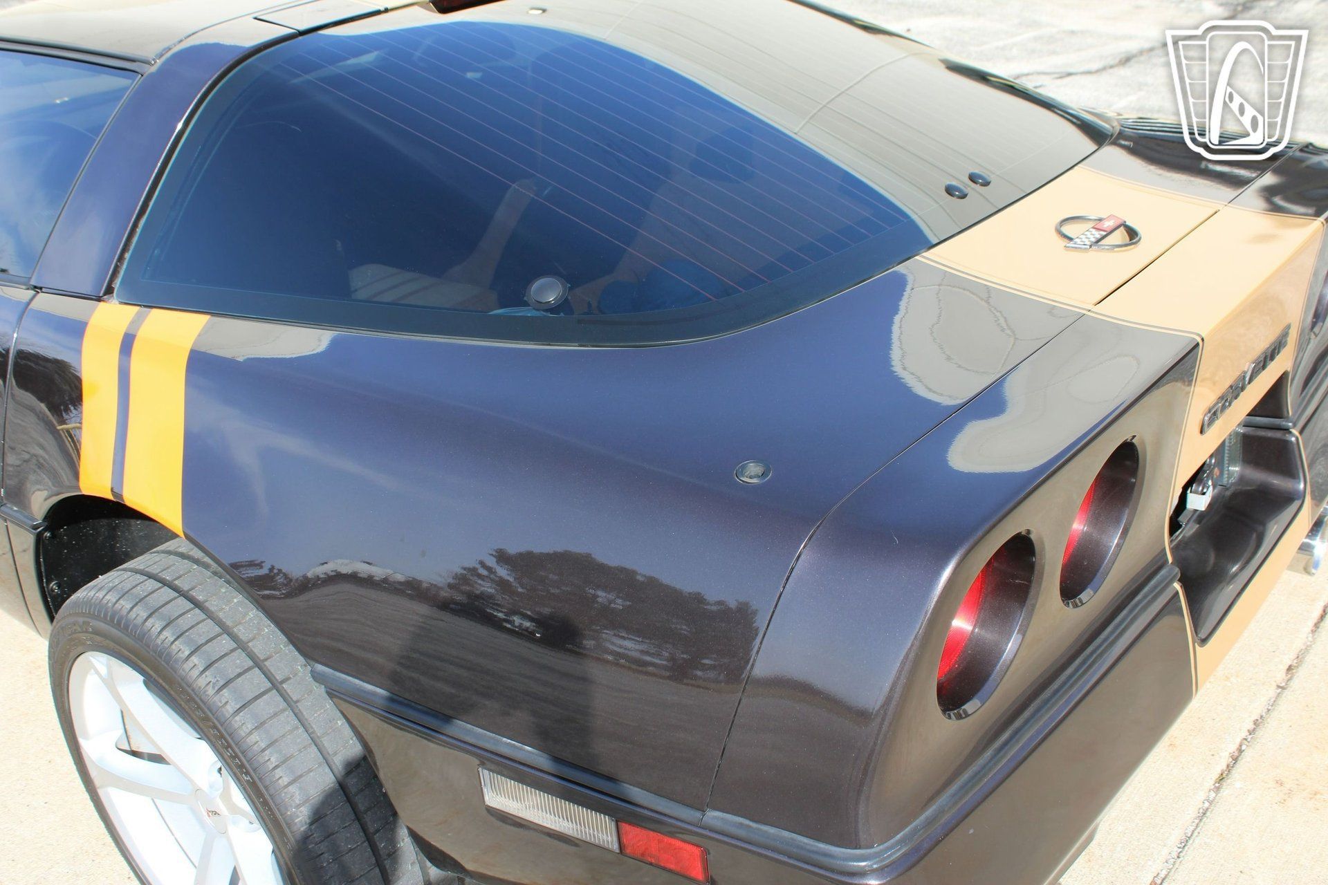 Used 1988 Chevrolet Corvette Coupe RWD image 40
