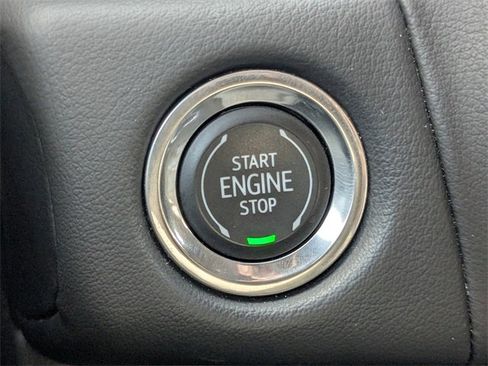 Used 2023 Chevrolet Suburban LT image 31