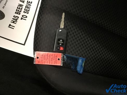 Used 2006 MAZDA MX-5 Miata Touring image 50