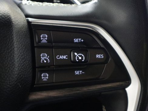 Used 2024 Jeep Grand Cherokee L Limited w/ Luxury Tech Group II AWD/4WD image 29