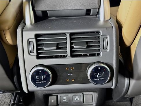 Used 2025 Land Rover Discovery Dynamic SE image 27