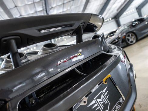 Used 2020 McLaren 600LT Spider RWD image 22