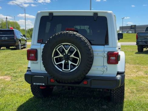 Used 2026 Jeep Wrangler Unlimited Rubicon AWD/4WD image 6