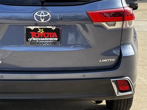 Used 2018 Toyota Highlander Limited image 6
