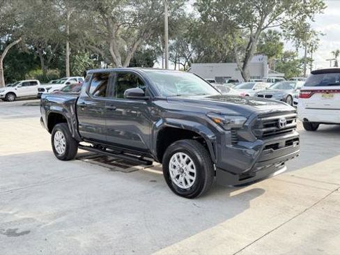 Used 2025 Toyota Tacoma SR image 8