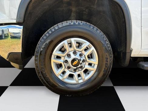 Used 2025 Chevrolet Silverado 2500 LT w/ Convenience Package AWD/4WD image 14