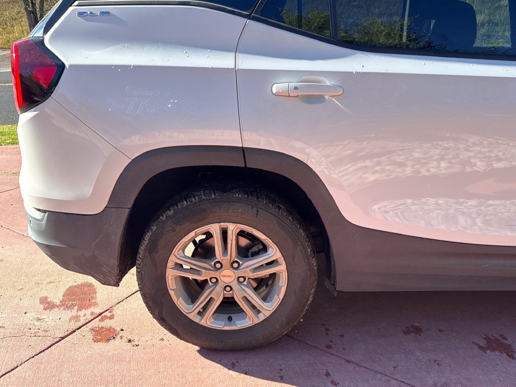 Used 2022 GMC Terrain SLE w/ Driver Convenience Package AWD/4WD image 32
