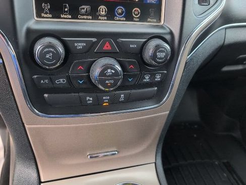Used 2015 Jeep Grand Cherokee Limited AWD/4WD image 30