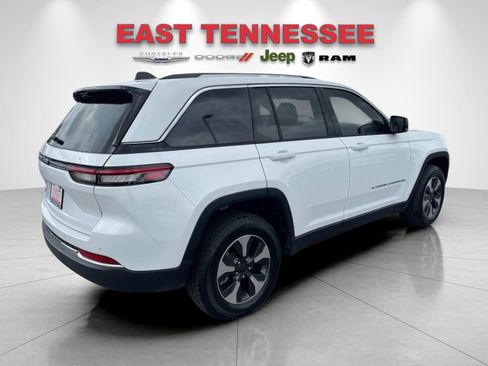 Used 2022 Jeep Grand Cherokee Limited 4xe w/ Luxury Tech Group II AWD/4WD image 3