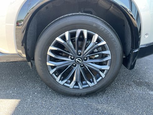 Certified 2025 Nissan Rogue Platinum w/ Tech Package AWD/4WD image 26