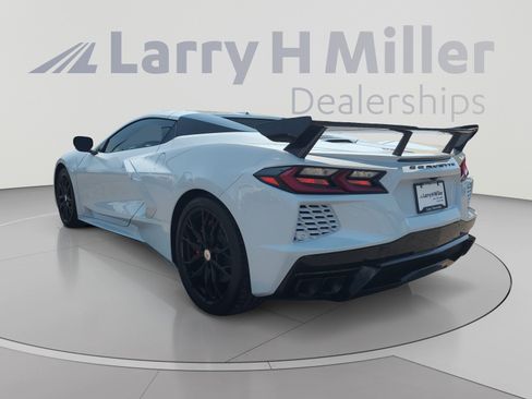 Used 2023 Chevrolet Corvette Stingray Premium Conv w/ Stealth Interior Trim Package RWD image 3