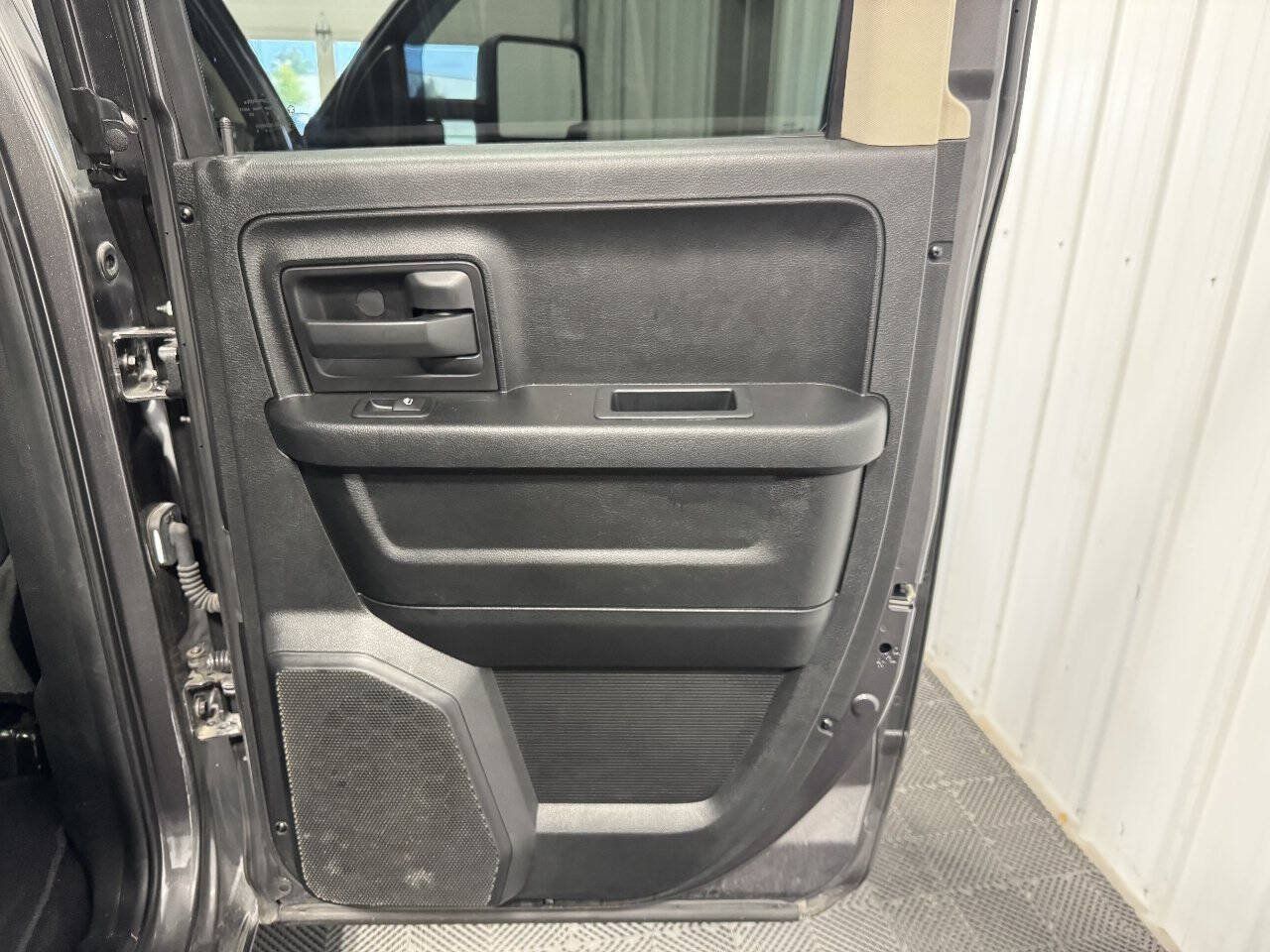 Used 2017 RAM 1500 Express AWD/4WD image 19