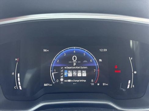 Used 2025 Toyota Corolla Cross XLE w/ Convenience Package FWD image 12