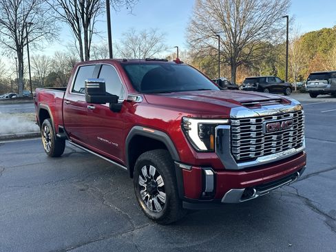 Used 2024 GMC Sierra 2500 Denali w/ Technology Package image 3