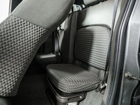 Used 2006 Nissan Frontier LE image 34