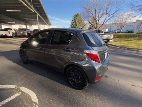 Used 2013 Toyota Yaris L image 6
