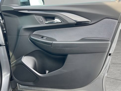 Used 2023 Chevrolet TrailBlazer LT w/ Convenience Package image 34