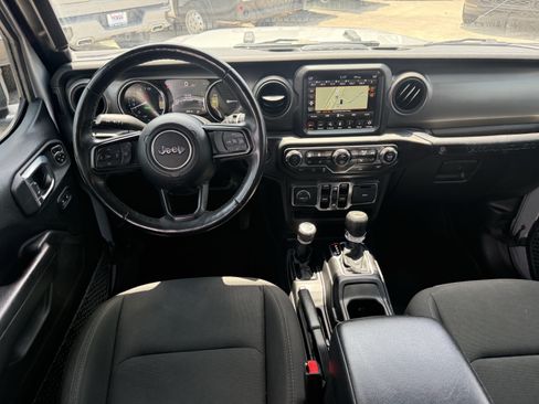Used 2023 Jeep Wrangler Unlimited w/ Sun & Screen Package AWD/4WD image 15