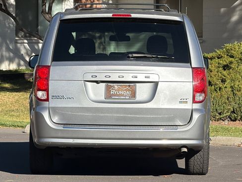 Used 2019 Dodge Grand Caravan GT image 5